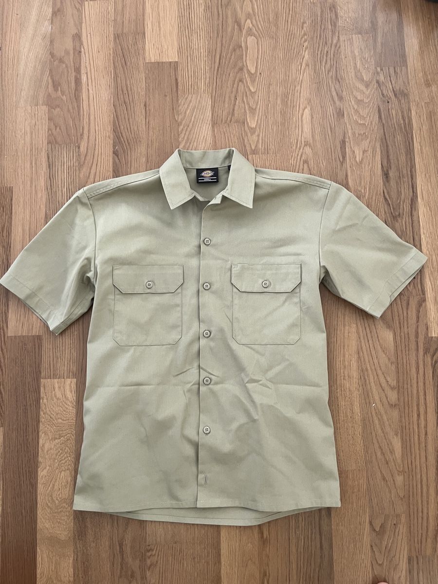 Dickies Camicie: DICKIES NeuesHemd kurzarm / beige / Grösse S – Nuovo (secondo la descrizione) da Zürich venduto da Pestopasta