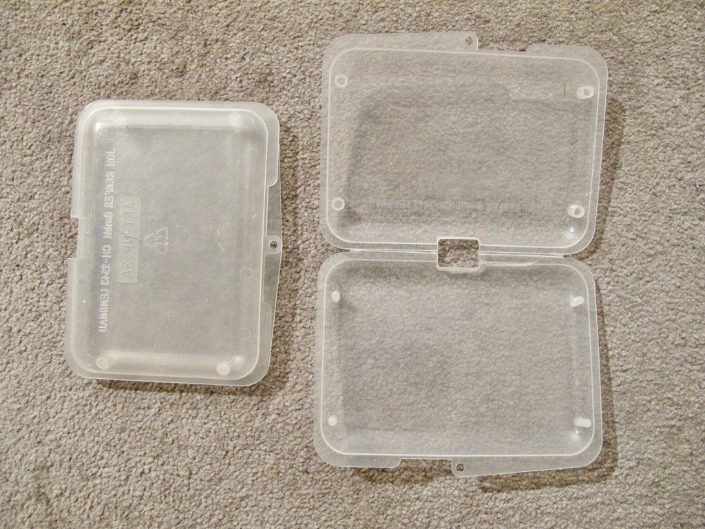 Contenitori & Simili: 2x Perlen Sortier Klapp Box Etui Hülle transparent Deckel – Usato da Wil ZH venduto da Arbolero 1