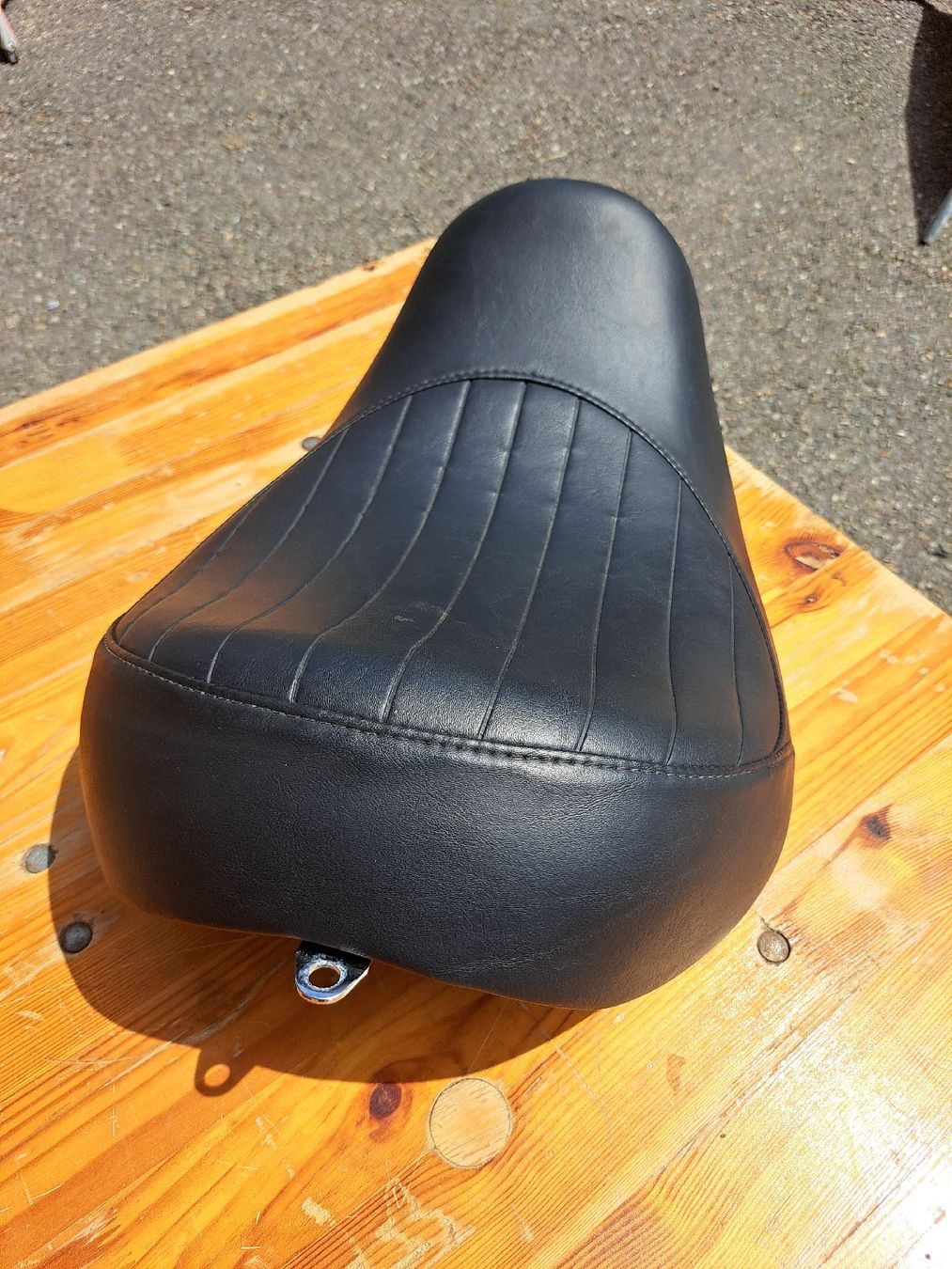 Harley-Davidson Tutti i ricambio per moto: Harley-Davidson Street Bob Orginal Sattel – Usato da Jona venduto da Crazy_l 2