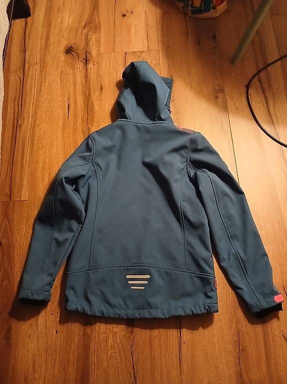 Trollkids Giacche & Cappotti: Trollkids Mädchen Softshelljacke 152 – Usato da Langnau am Albis venduto da Alhambra1976 2