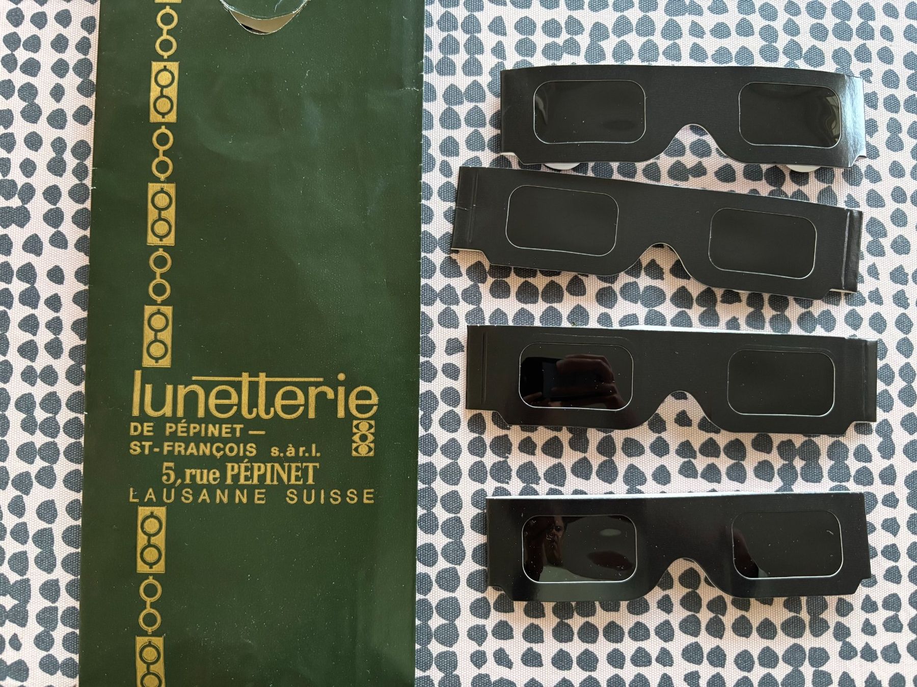 Brillen & Gläser: 4x Sonnenfinsternis-Brille Lunettes éclipse Eclipse glasses – Neu (gemäss Beschreibung) aus Lausanne von Aureledeb