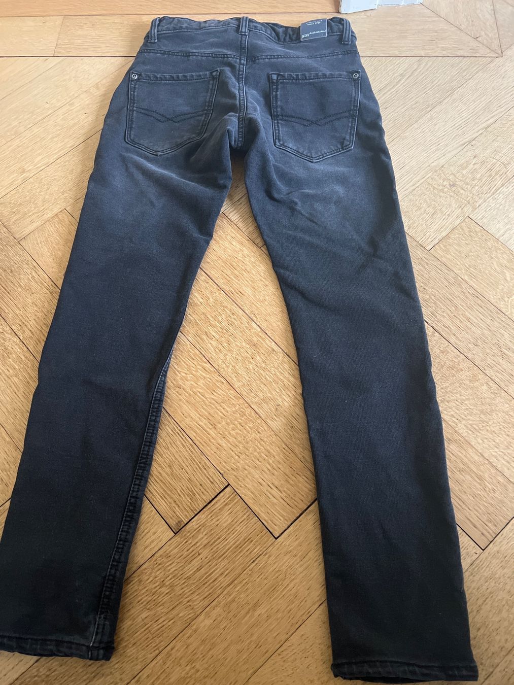 Hosen: Jeans dunkelgrau/schwarz, Brums 140 – Gebraucht aus Beinwil am See von brigittehug 1