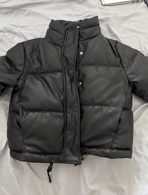 Jacken: Schwarze Lederjacke – Gebraucht aus Ostermundigen von sve_9xp2