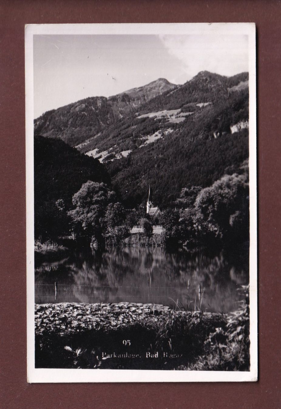 Cartoline postali: BAD RAGAZ - Parkanlage - 1942 – Usato da Pully venduto da nicecards