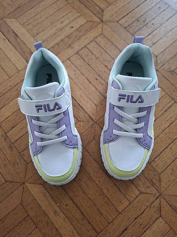 Scarpe per ragazze: Schuhe Sneakers – Usato da Zürich venduto da Schneemaah 1