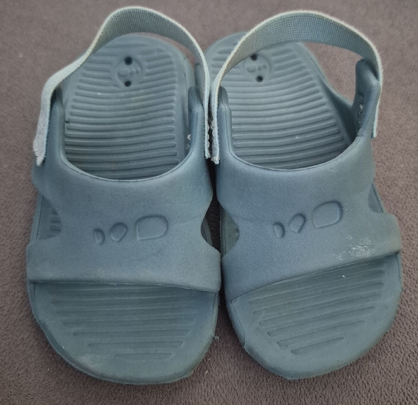 Decathlon Scarpe per ragazzi: Badeschuhe Grösse 18/19 – Usato da Schmitten FR venduto da Sam2525