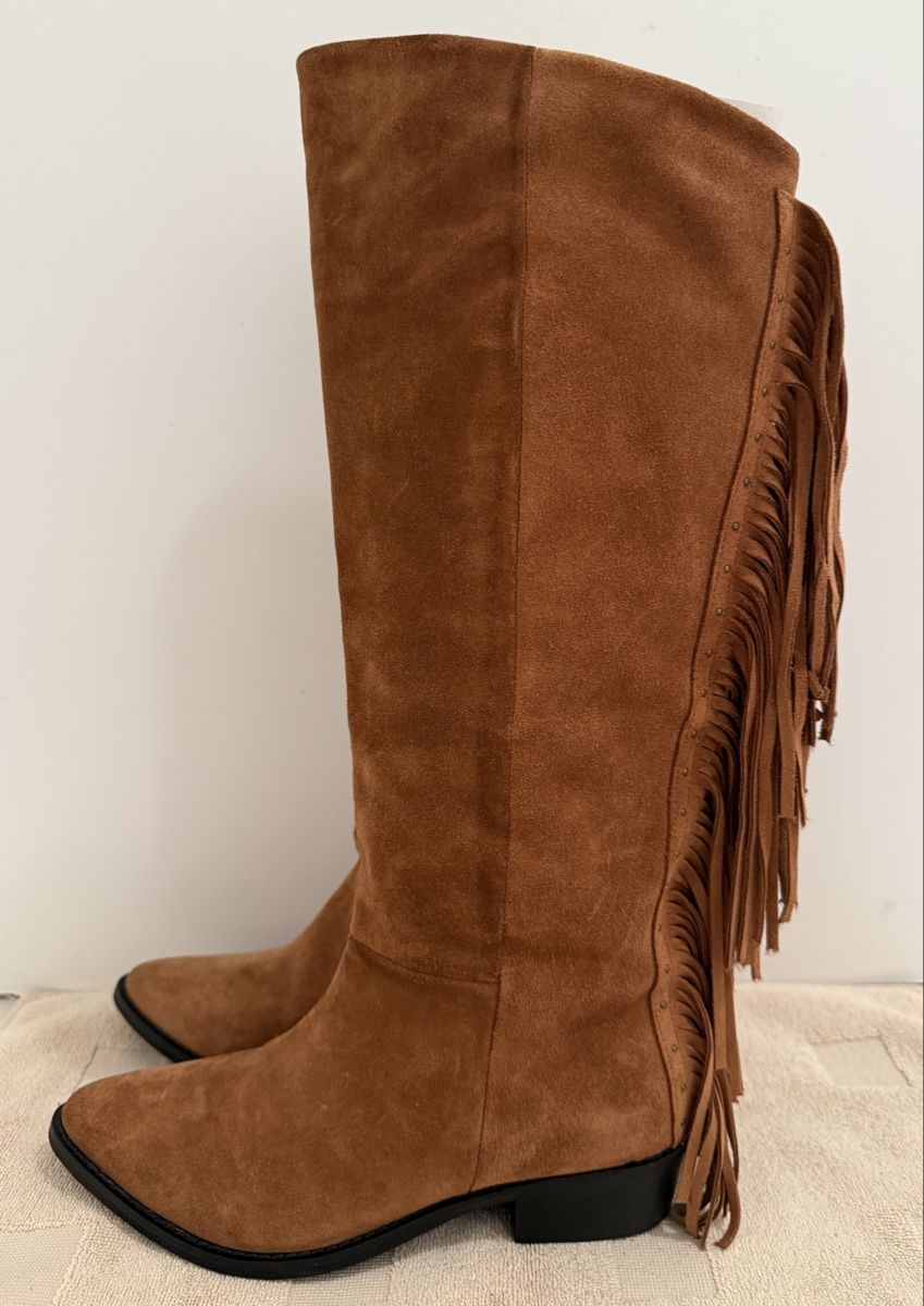 Chaussures femmes: Wildleder Stiefel G.37 – D'occasion à Oberwil BL par DANA_FOX