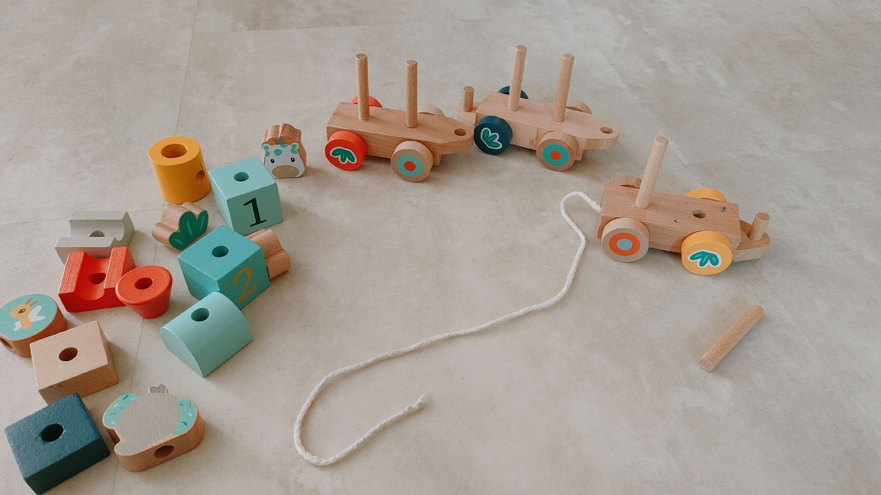 Giocattoli: Holzzug von Spielba  – Usato da Glarus venduto da GraberKtGL 3