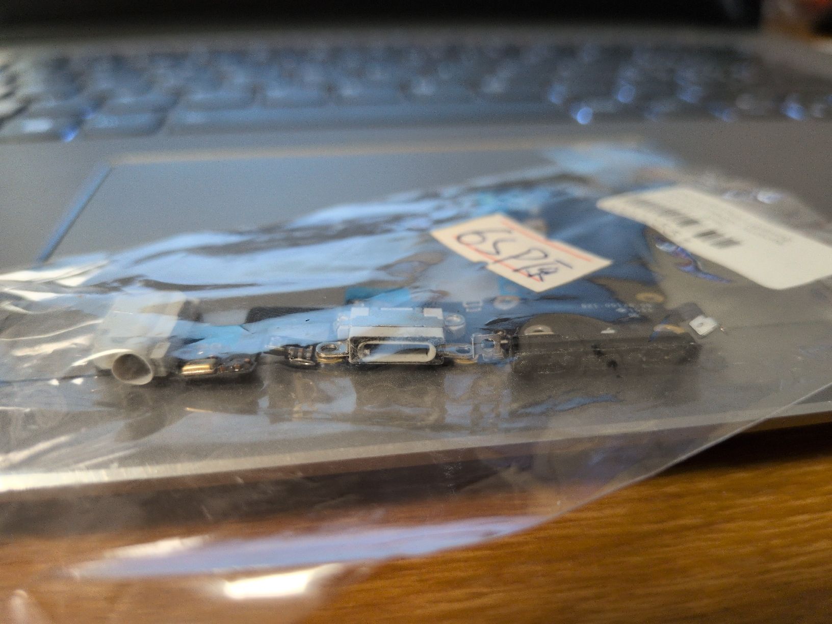 Apple Portables: Iphone 6s Plus Lightning Dock Connector Audioflex Microfon – Neuf avec emballage d'origine à Emmenbrücke par BMWPowerMK 2
