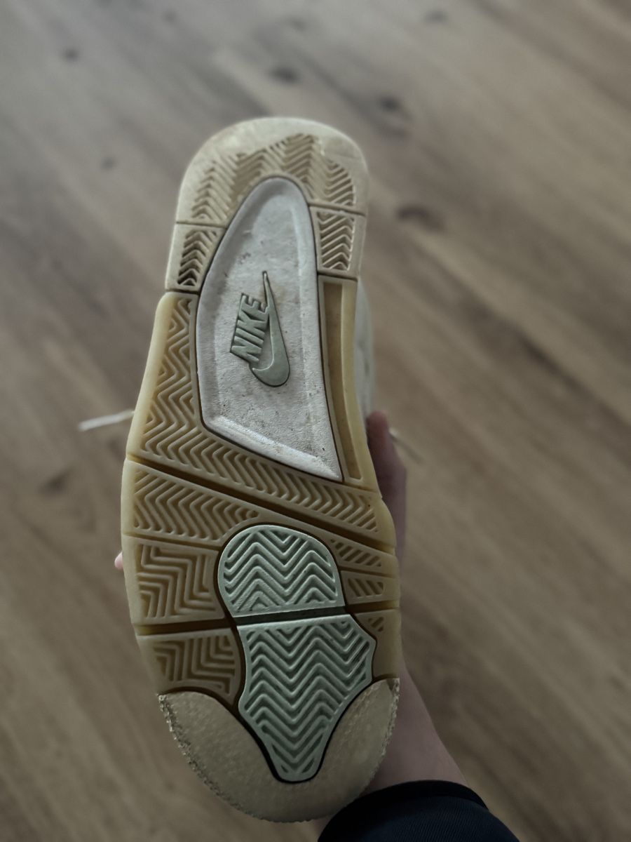 Herrenschuhe: Jordan 4 Retro Off-White – Gebraucht aus Lengnau BE von kev_7fhj 2