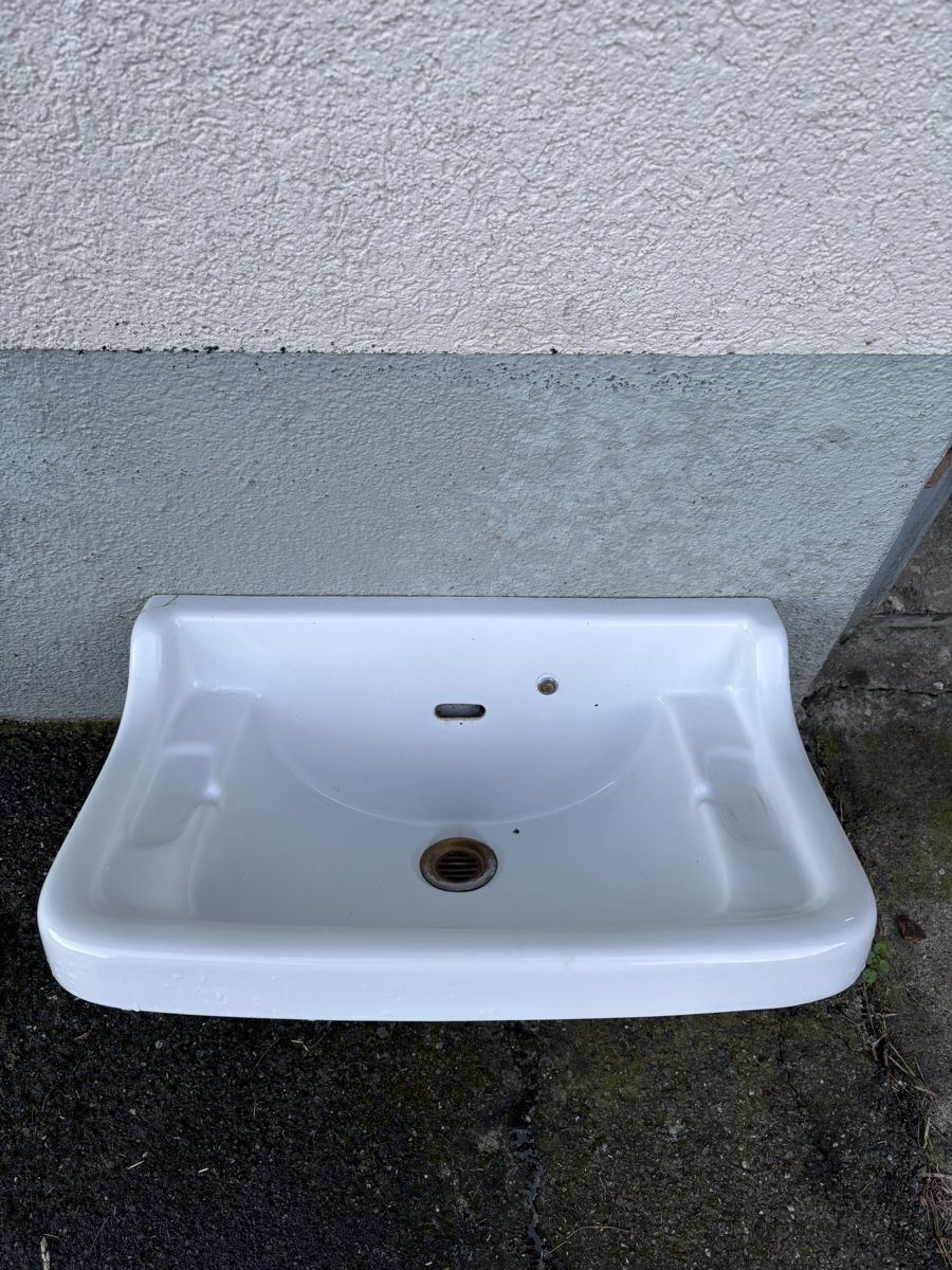 Lavabi & lavandini: Antikes Lavabo Waschtisch – Usato da Wilderswil venduto da Chueni98