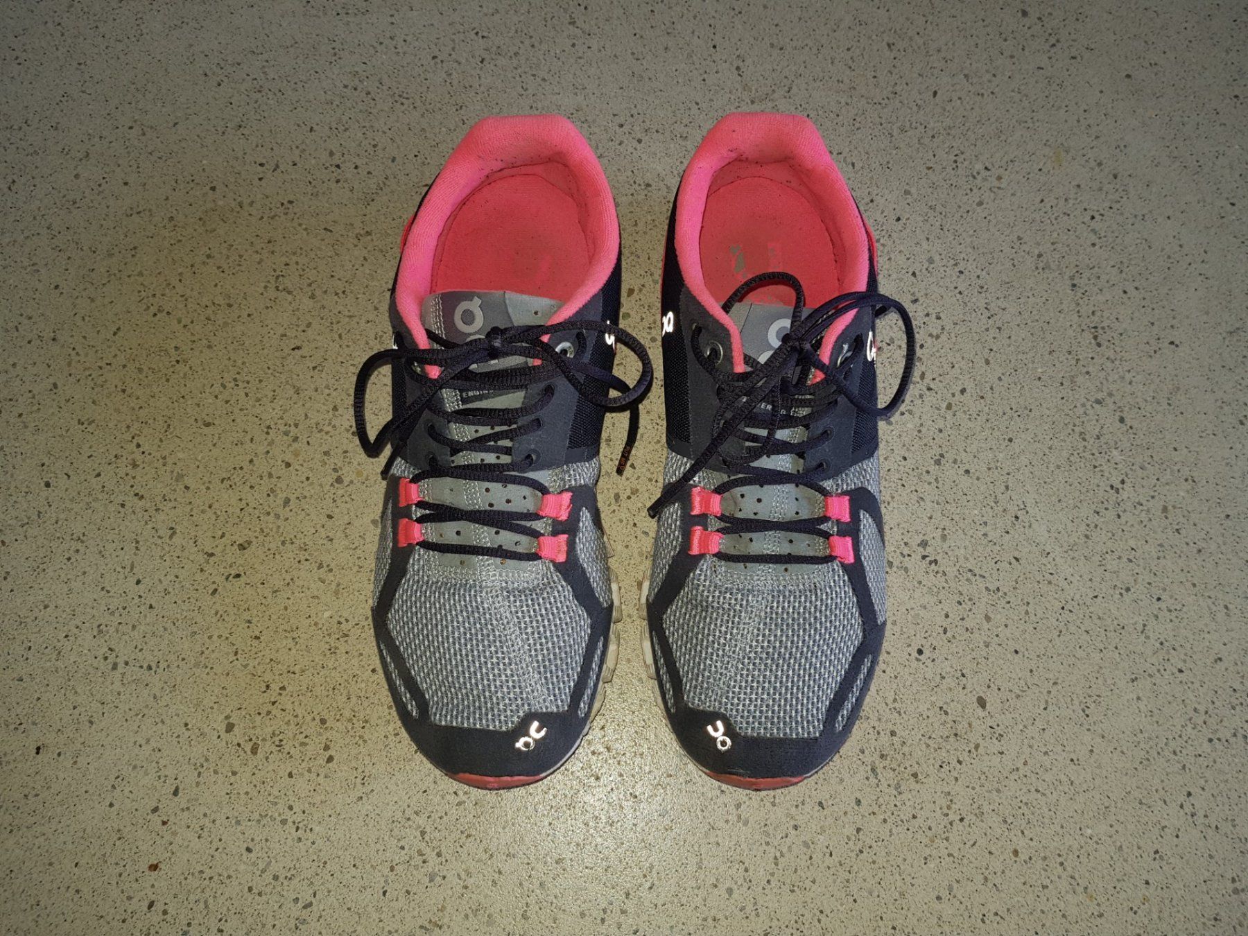 On Scarpe da donna: ON Damen Laufschuh Grösse 39 – Usato da Basel venduto da fafa68 1
