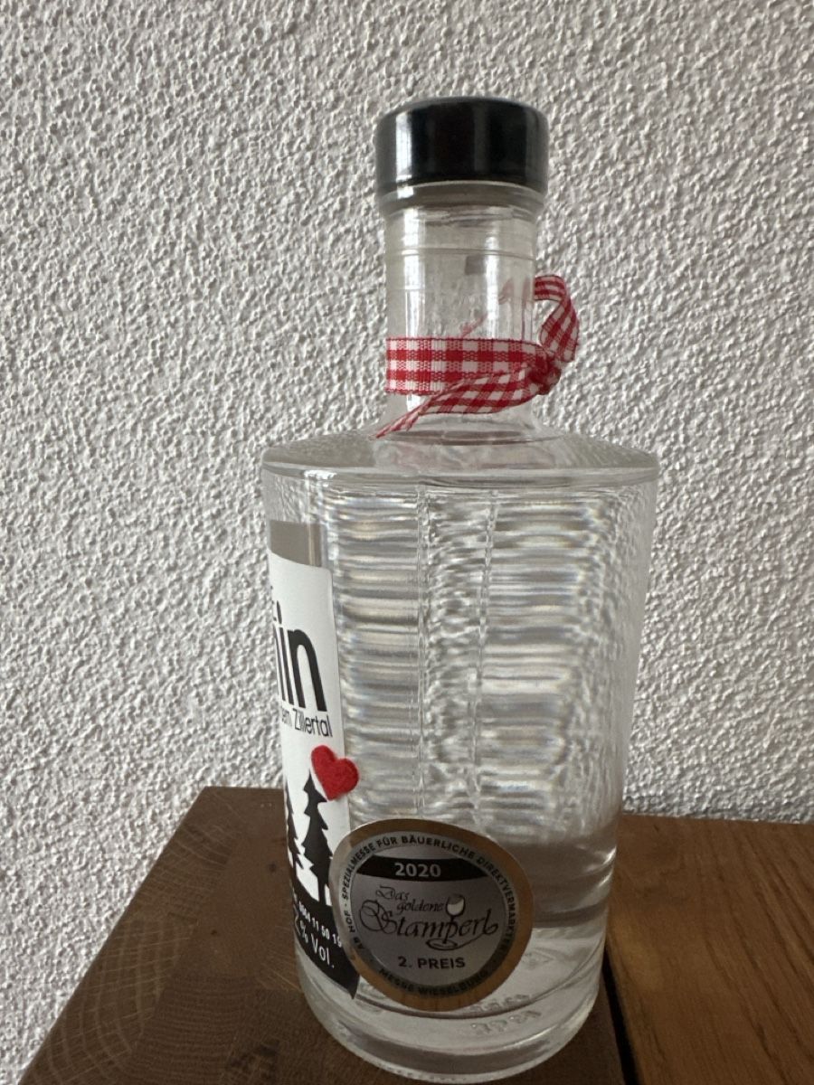 Bevande alcoliche: Gin "Die Ginin aus dem Zillertal" – Nuovo (secondo la descrizione) da Emmen venduto da moodle13 1