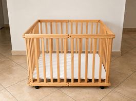 Parc bébé en bois pliable  3 hauteurs 