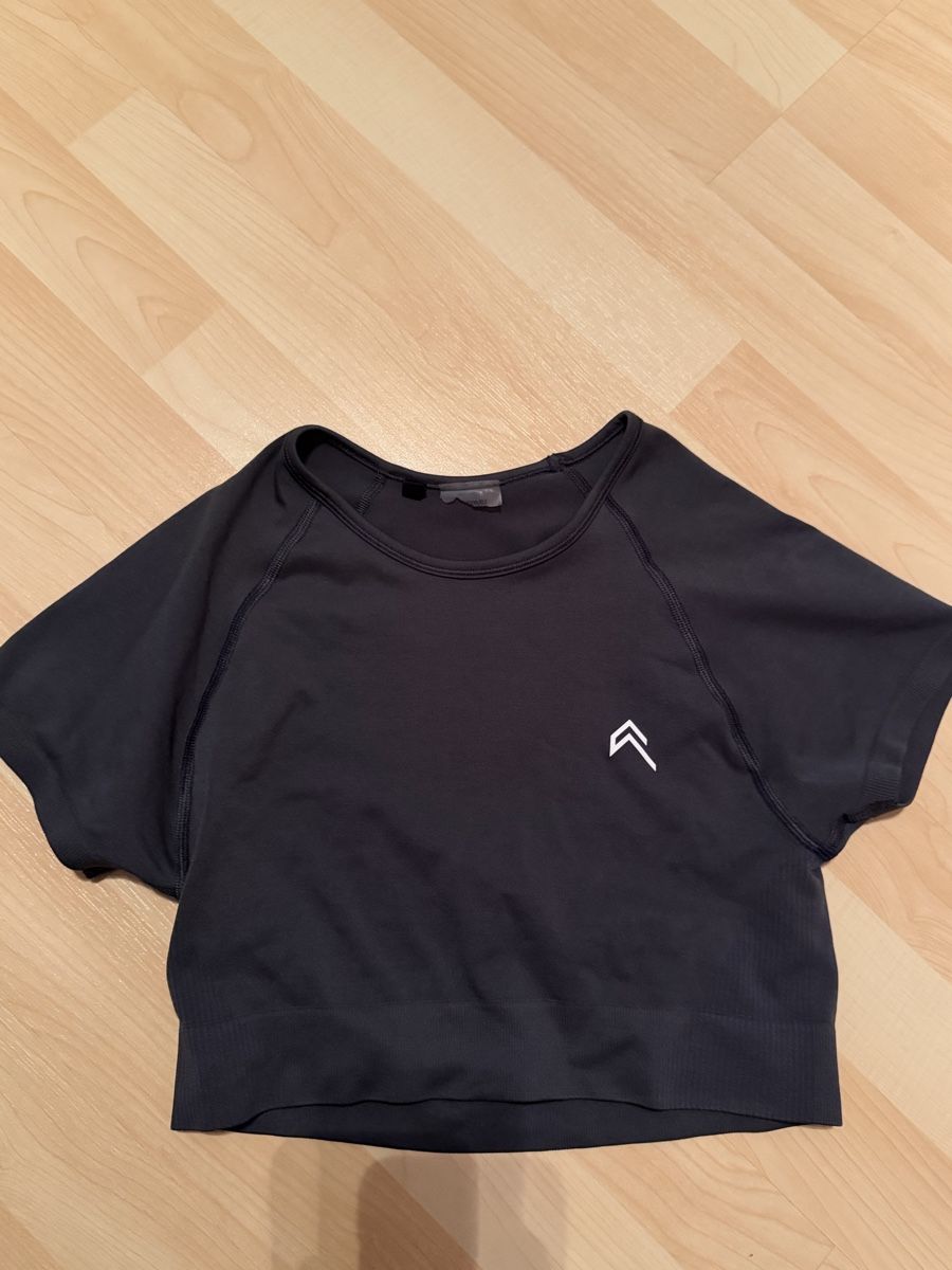 Oner Active Top: Dunklegraues Oner Active Top in Grösse M – Usato da Thierachern venduto da due_ls6w