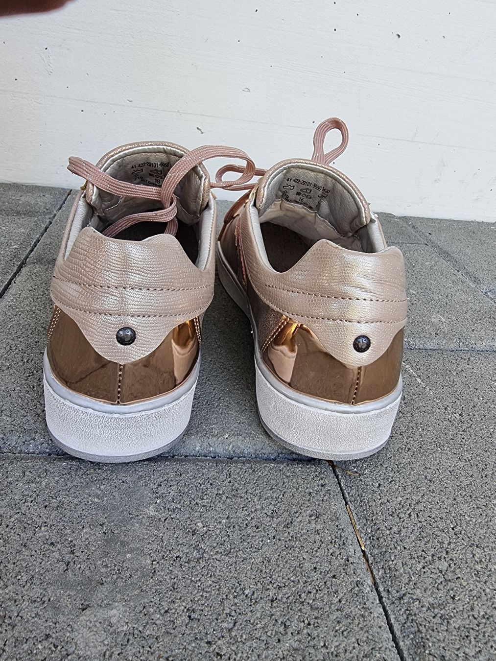 Bugatti Damenschuhe: BUGATTI sneakers femme, p.41 – Gebraucht aus St-Gingolph von GoldenKeys 3
