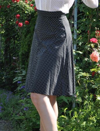 Sommerlicher Rockabilly Rock mit Polkadots, Grösse 38