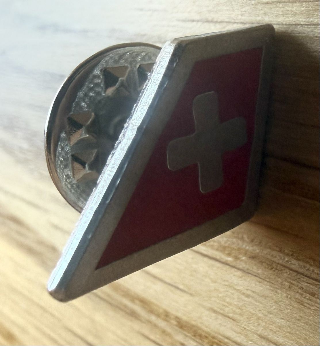 Swiss Placchette & Badge: Swiss Pin – Nuovo (secondo la descrizione) da Bremgarten b. Bern venduto da airline-trolley 3
