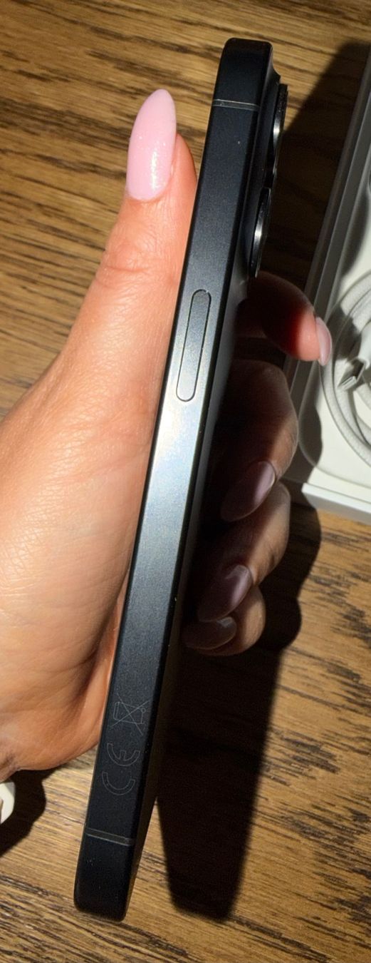 Apple Handys / Smartphones: iPhone 15 pro 256gb Black Titanium – Gebraucht aus Grand-Lancy von Lisa_28lp 4