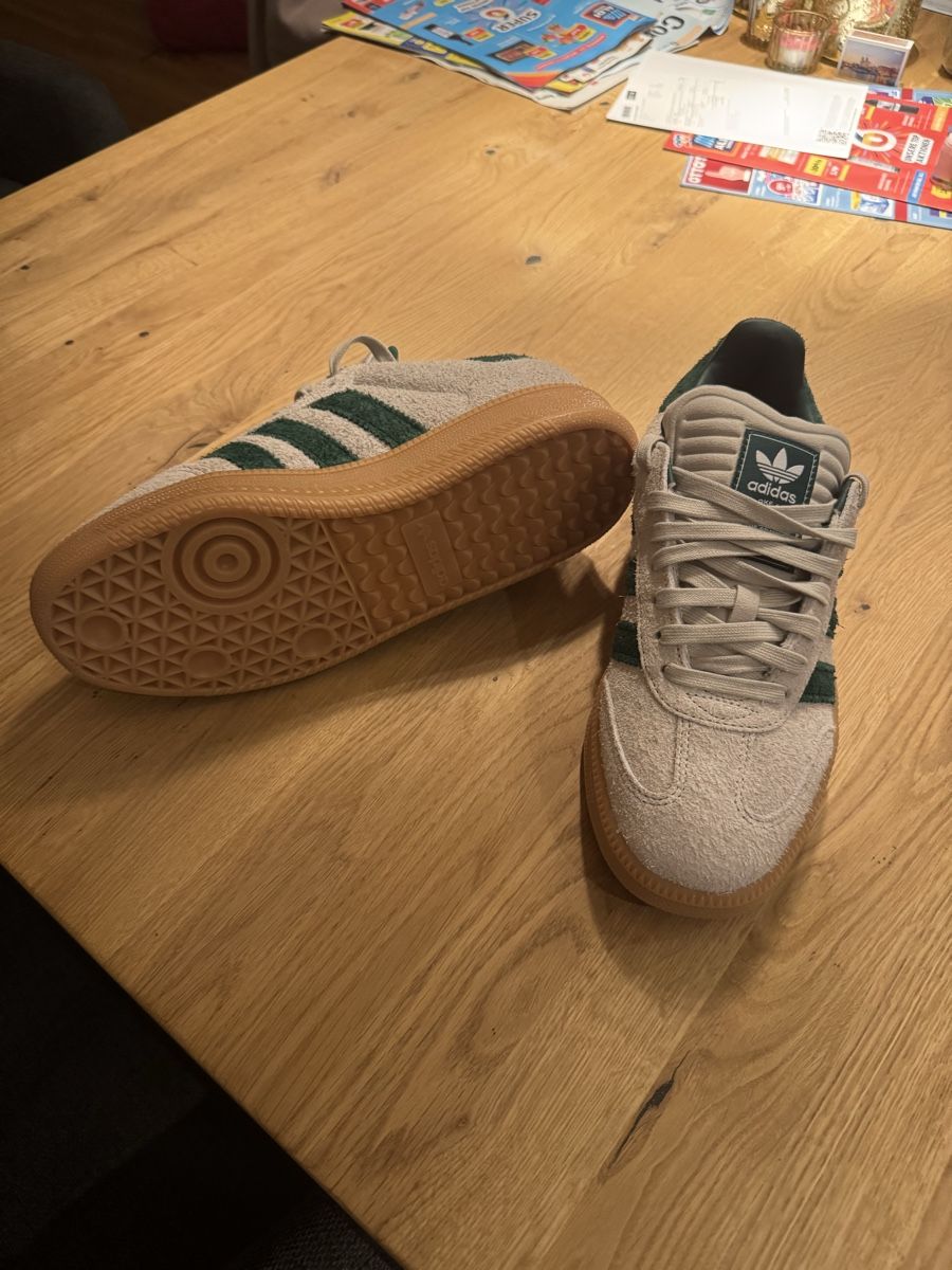 Adidas Herrenschuhe: Adidas Samba XLG – Neu und originalverpackt aus Lyss von taw1009 2