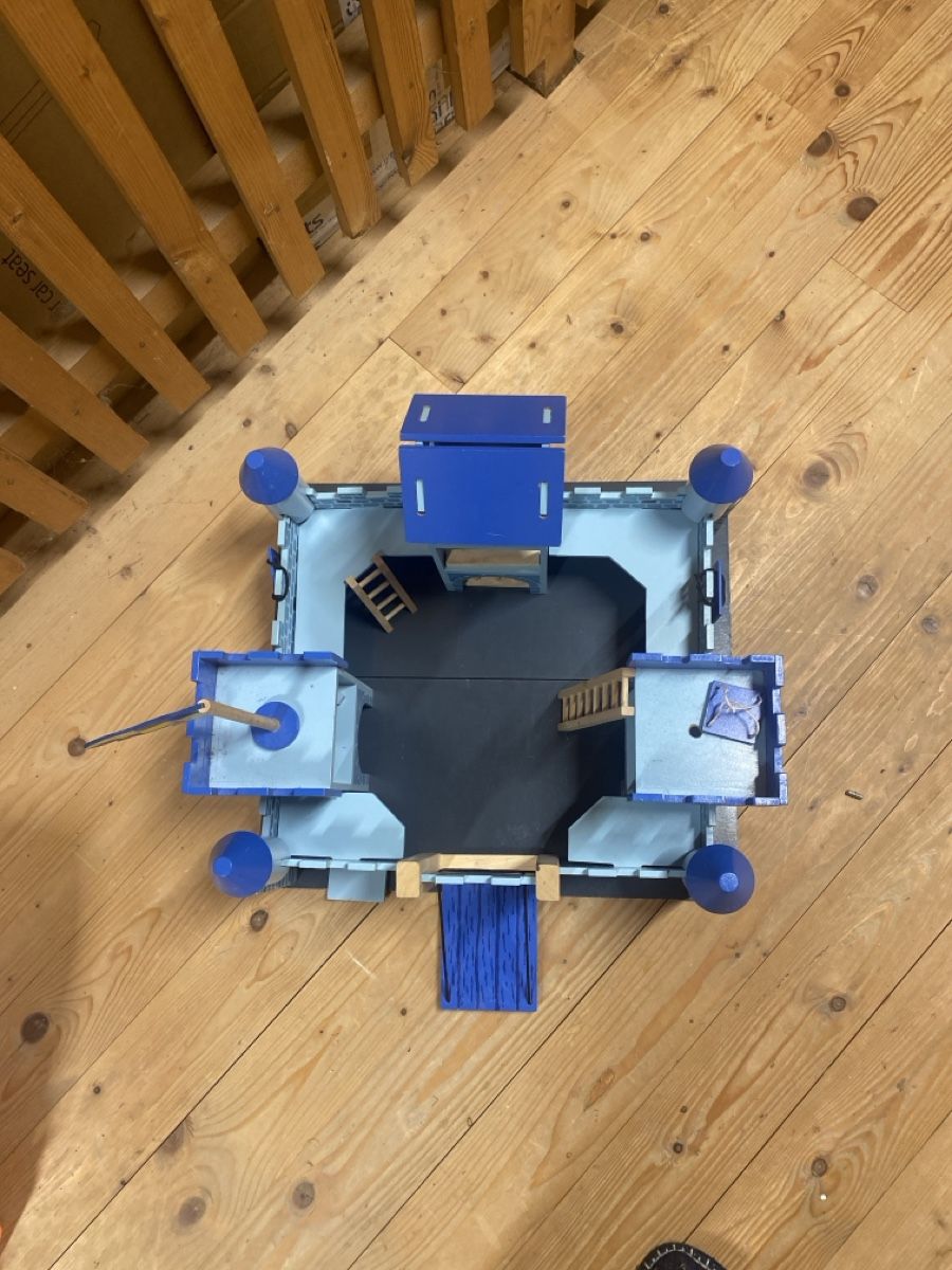 Casette per bambini: Castello giocattolo  per bambini 🏰! – Usato da Winterthur venduto da Aleujkaj 1