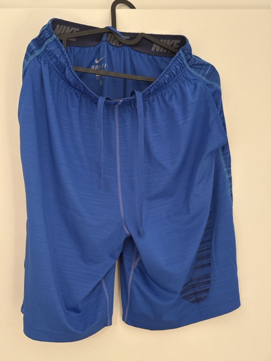 Nike Pantaloni: Nike Dri-FIT Shorts - Blue, Size Medium – Usato da Geneve venduto da fed_grg5