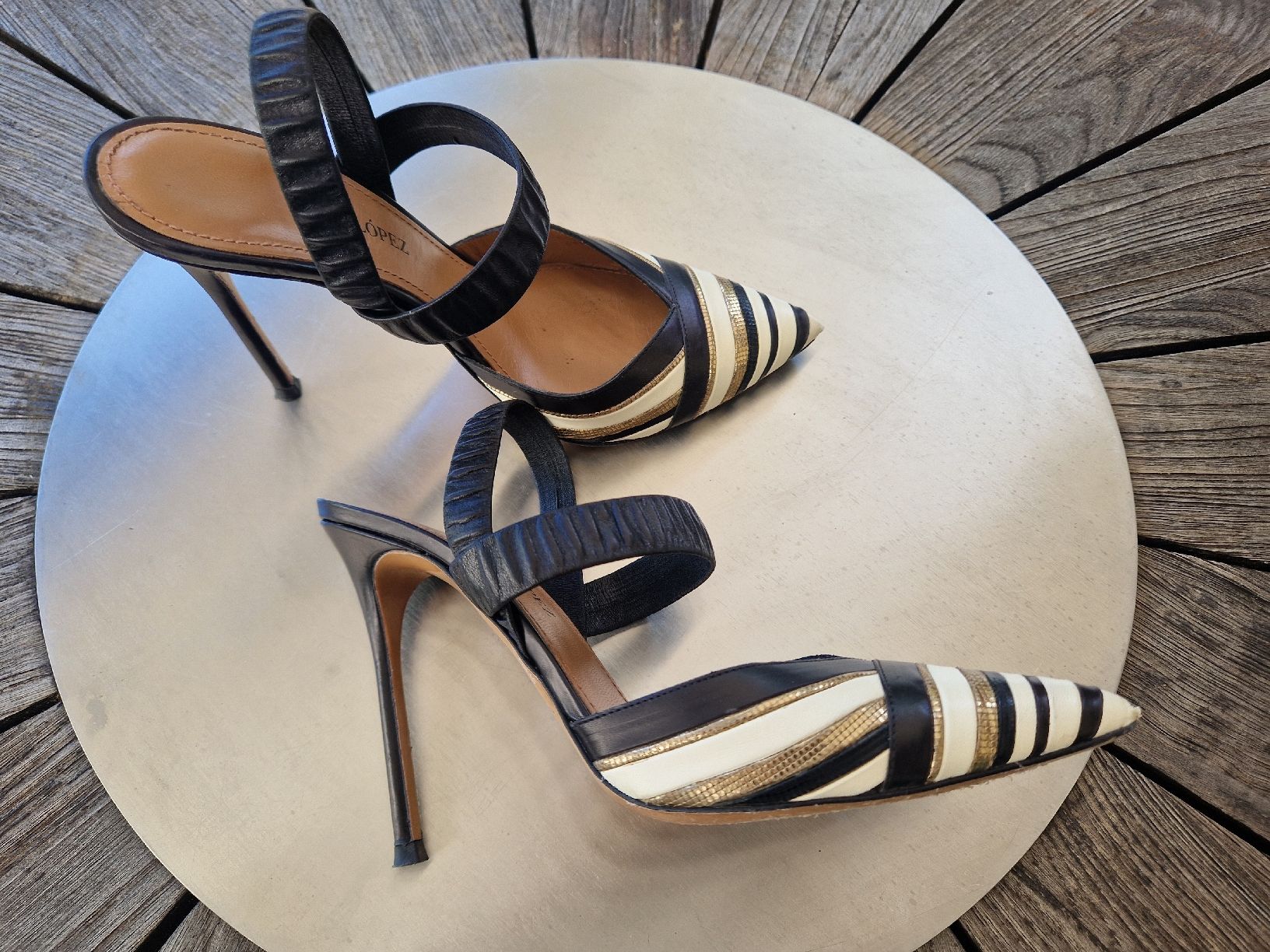 Scarpe da donna: chaussure bout fermé – Usato da Boudevilliers venduto da beboy 1