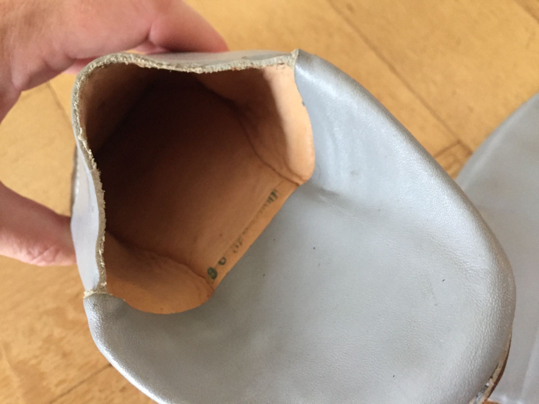 Scarpe da donna: Echtleder Schuhe hellgrau NEU! Gr 36 – Nuovo (secondo la descrizione) da Bern venduto da Etzy 2