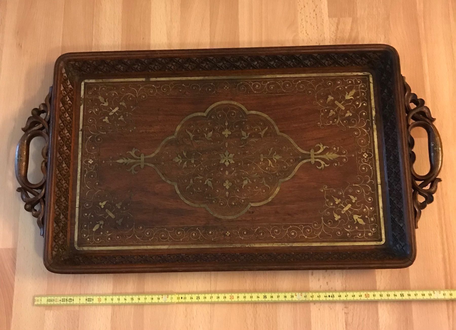 Articoli in legno: Tablett Servierbrett Einlegearbeit – Usato da Ennetmoos venduto da Tabakfrei