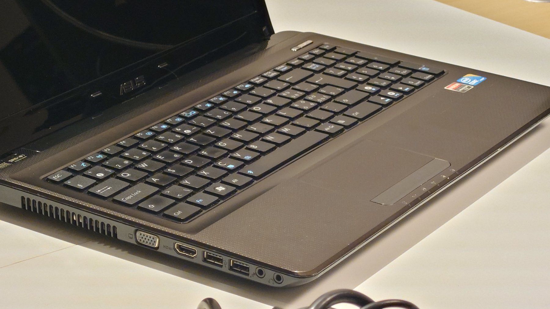 Asus Notebook: Asus k52JT Laptop, 15.6" – Usato da Volketswil venduto da thedmo_seller 2
