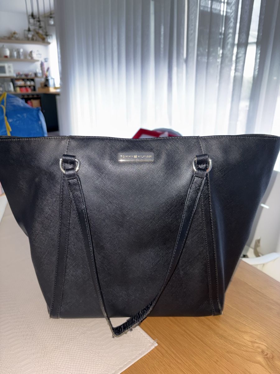 Tommy Hilfiger Borse da donna: Borsa Tommy Hilfiger nera, spaziosa ed elegante – Usato da S. Antonino venduto da LIKA91 7