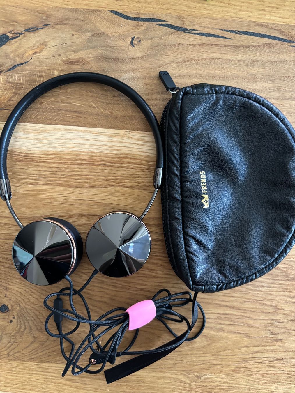 Casques audio: FRENDS Kopfhörer schwarz mit Etui – Neuf (Voir description) à Regensdorf par nin_9d8s