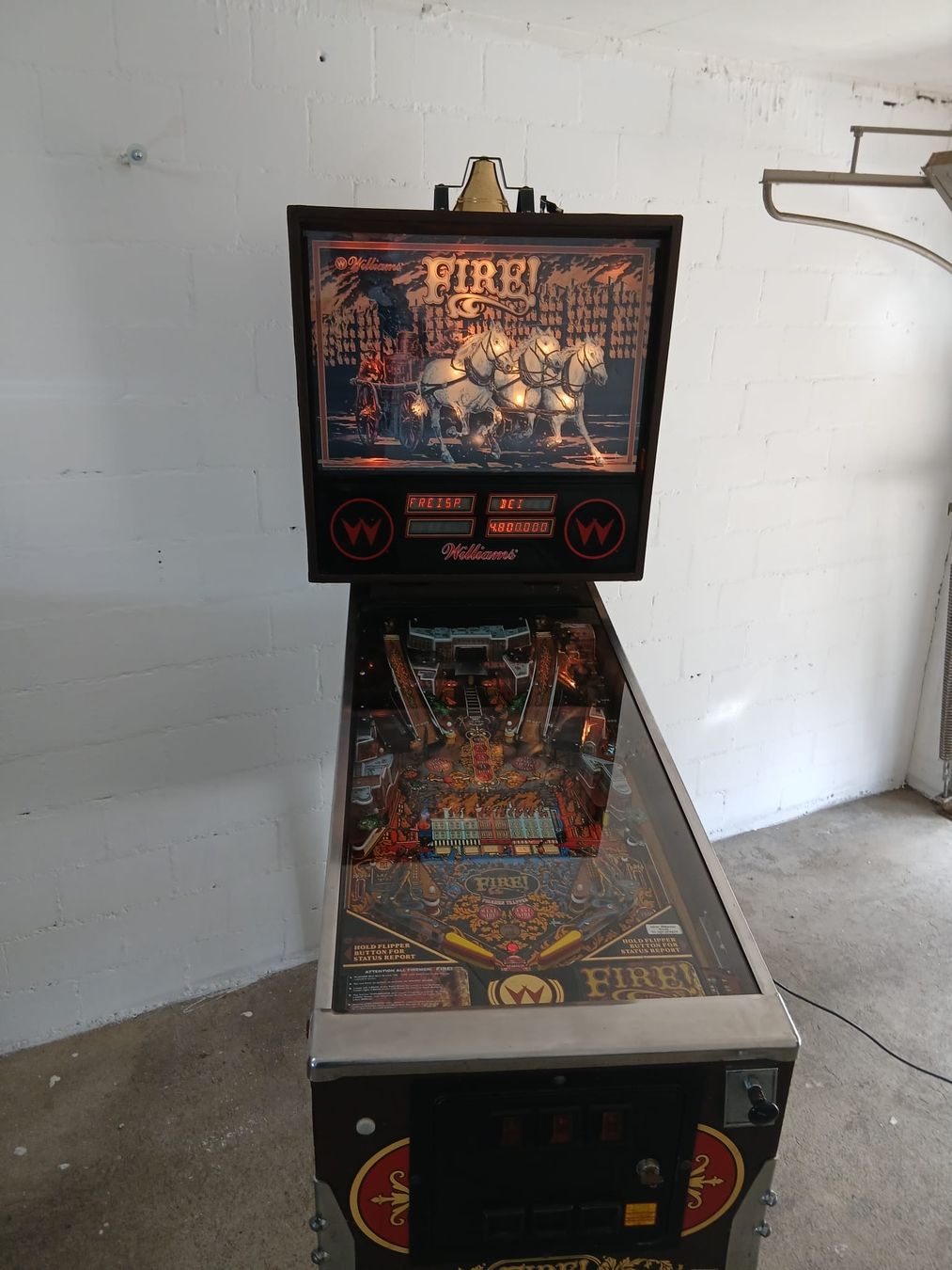 Williams Flipper: flipperkasten flipper Williams fire – Usato da Leibstadt venduto da Retrowelt 2