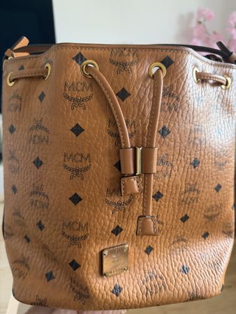 MCM Beuteltasche Cognac Monogramm gebraucht