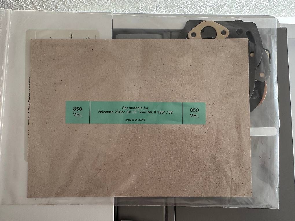 Buste & buste per spedizione: Pochettes/joints pour moto – Nuovo e nell'imballaggio originale da Genolier venduto da WalterBaumgartner