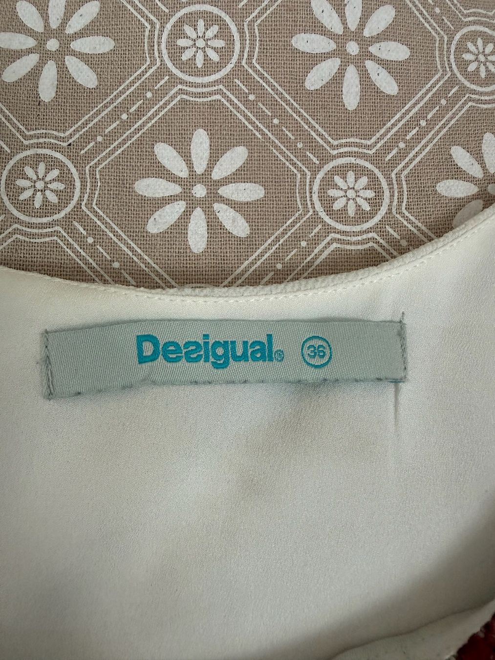 Desigual Kleider: Desigual - Robe - 36 – Gebraucht aus Sion von accroshoes 7