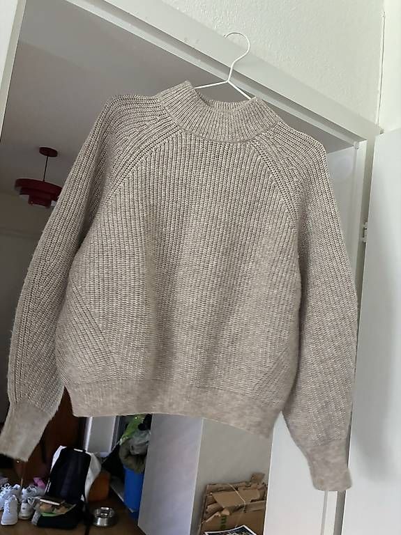 H&M Pulls & Sweat-shirts: Pullover Wollpullover beige H&M – D'occasion à Bern par n-dine 1