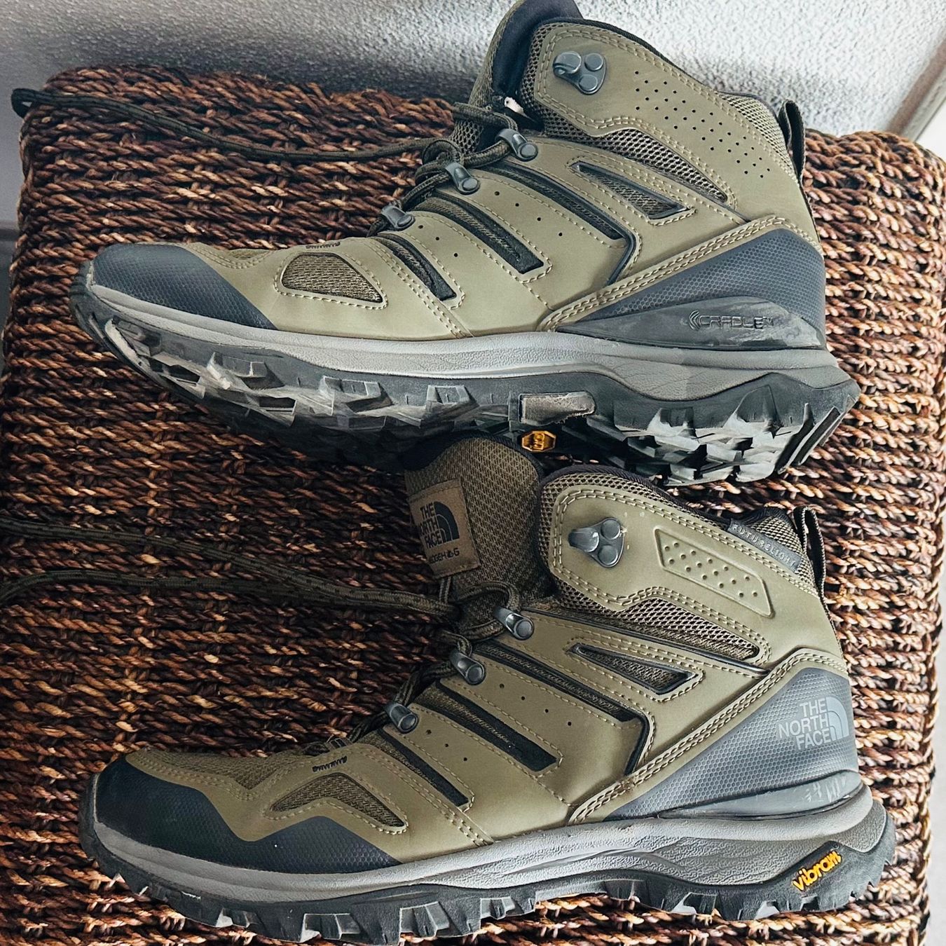 North Face Herrenschuhe: The North Face Hedgehog Wanderschuhe Gr. 41 – Gebraucht aus Baar von Hillsboro 2