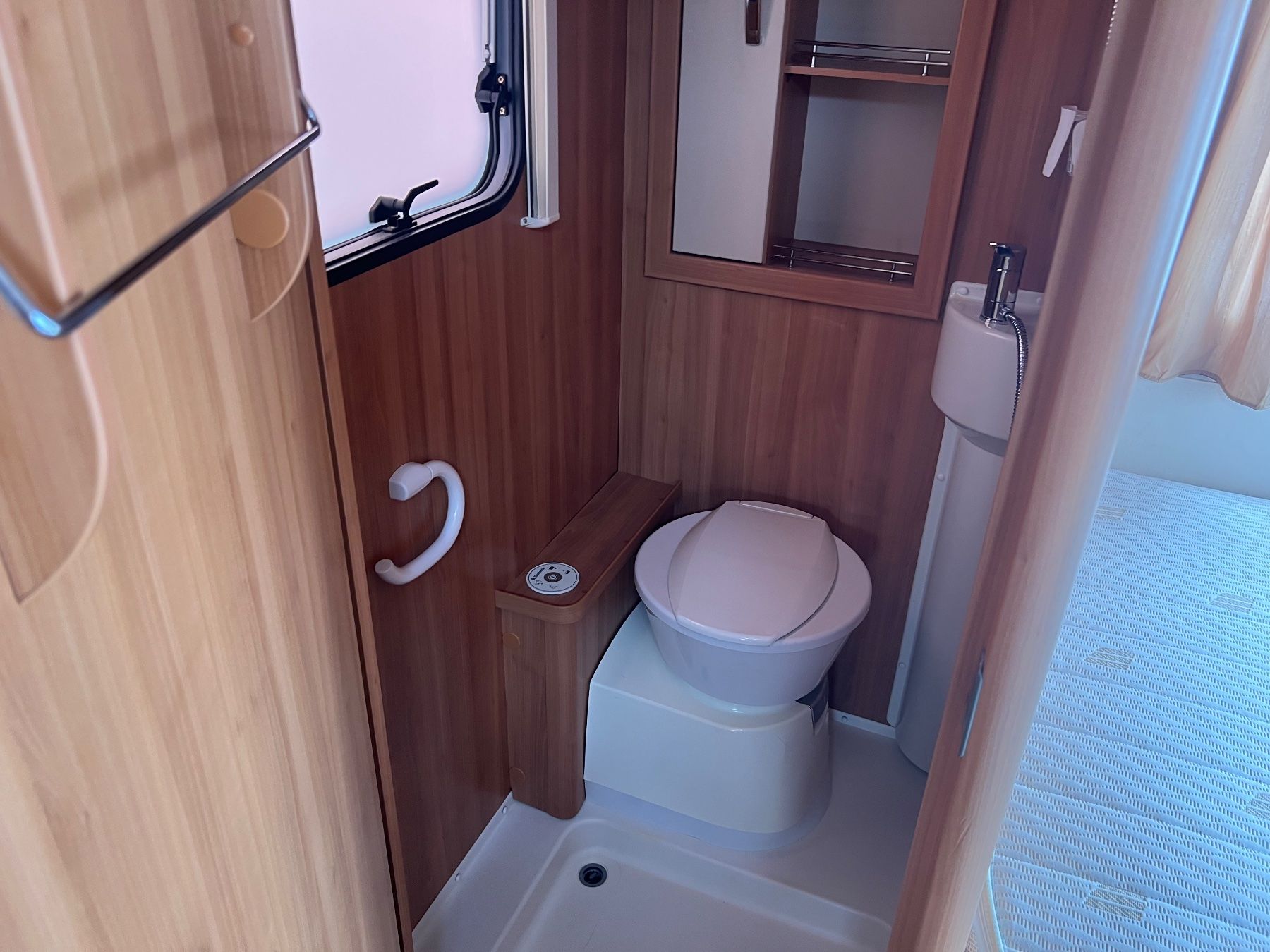 Hymer Véhicules de camping: Wohnwagen Hymer Nova 465 – D'occasion à Bad Zurzach par Zurzicamper 4