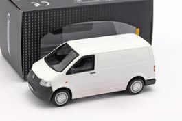VW T5 Kastenwagen 2003-2009 weiss      1:43 von Cararama