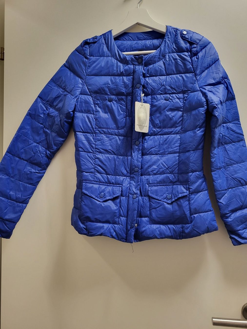 Vestes: Doudoune – Neuf avec emballage d'origine à la tour de peilz par alegre02