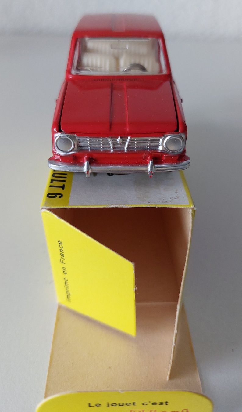 AU JOUET PARISIEN: Dinky Toys France 1416 Renault 6
