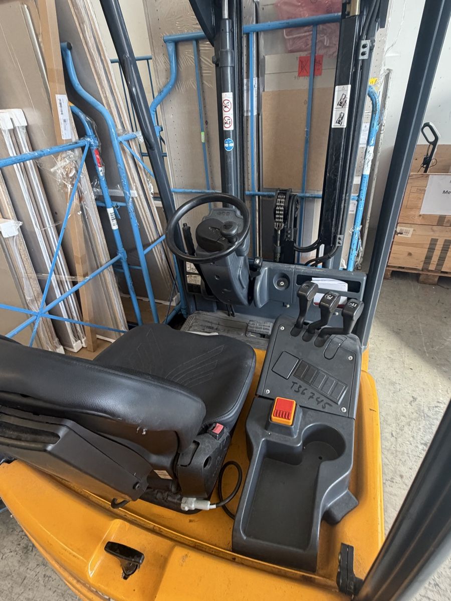 Jungheinrich Gabelstapler & Hubwagen: Jungheinrich Elekro-3 Rad Stapler – Gebraucht aus Domat Ems von qen_7mfm 8