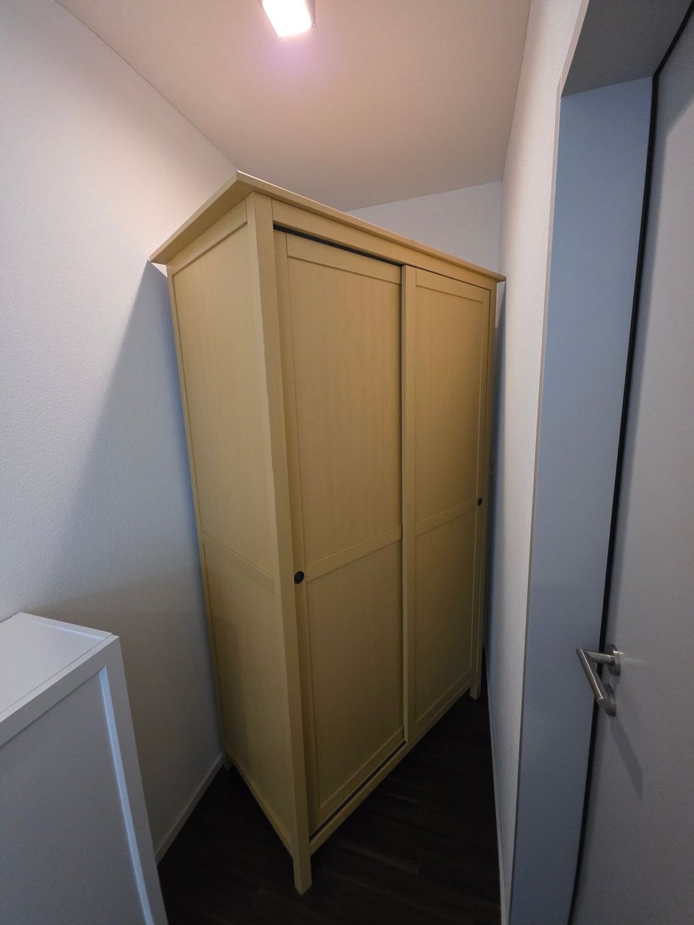Ikea Garderobe: Ikea Hemnes Kleiderschrank in Gelb – Gebraucht aus Urdorf von mis_xgv7 1