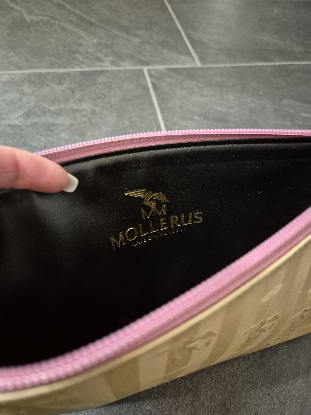 Maison Mollerus Kosmetikkoffer: schönes goldenes Maison Mollerus Necessaire – Gebraucht aus Kehrsatz von flu_2lhj 2