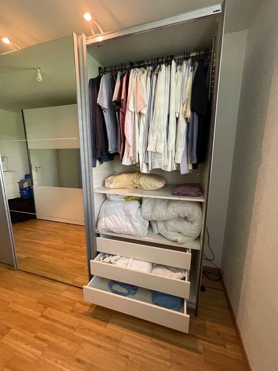 Armoire Pfister 3 portes coulissantes mirrors et 2 LED Kaufen auf Ricardo