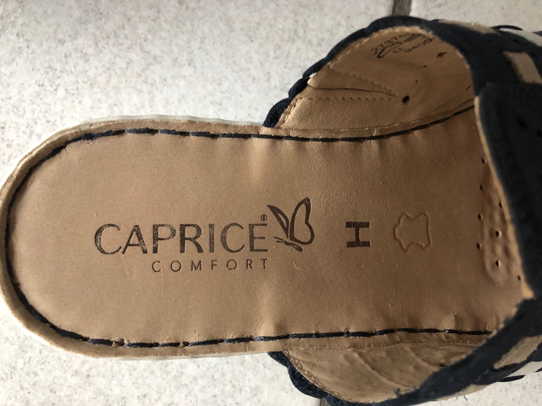 Scarpe da donna: Slipper Caprice – Usato da Liestal venduto da FlomiVivi 1