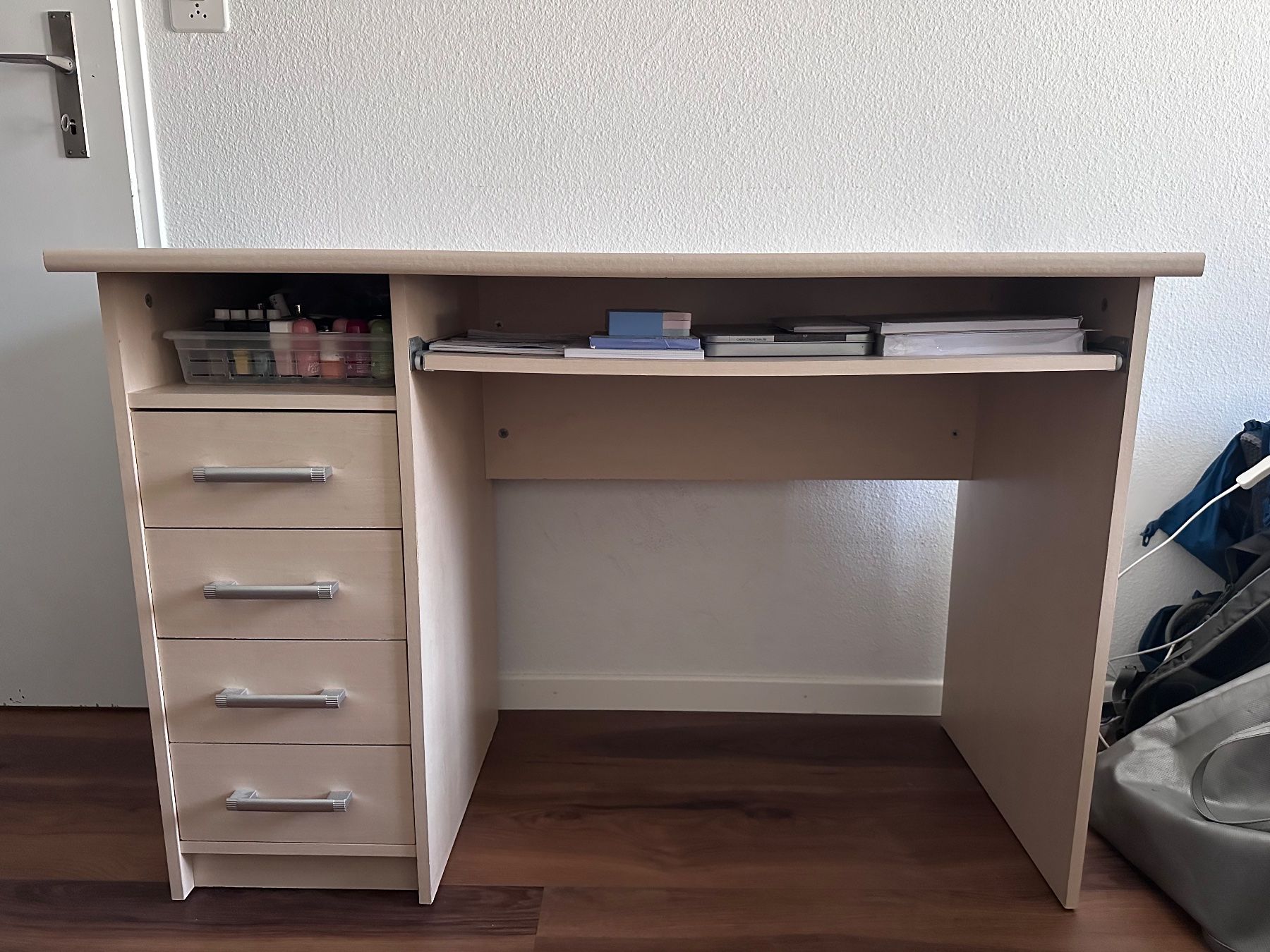 Micasa Schreibtische: Schreibtisch – Gebraucht aus Zürich von buehlmann_lea