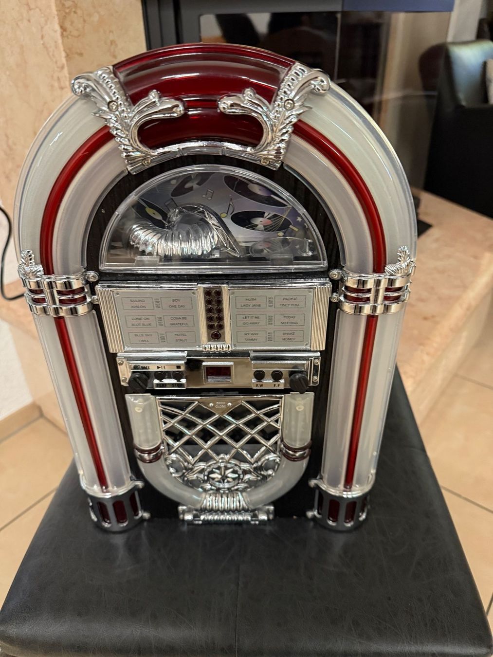 Musiktruhen: Radio Jukebox - Wurlitzer Vintage Musikbox – Gebraucht aus Wettingen von bar7 6