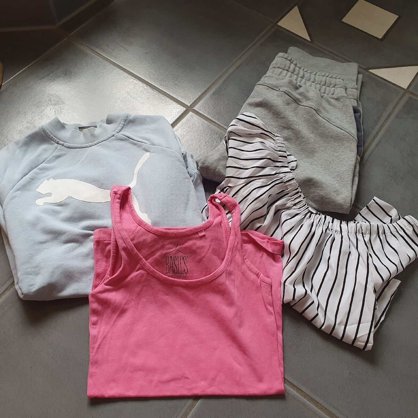 Lotti & Set di vestiti: 4-teilges Kleiderpaket Gr.XS – Usato da Deitingen venduto da RK68 4
